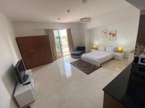 Locate Vacation Homes - Spacious studio with pool view in JVT!
